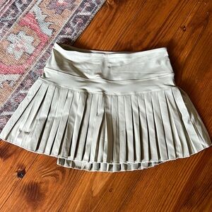 Gold Hinge pleated tennis skirt